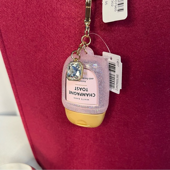 Bath & Bodyworks Bundle and Tote Bag Giveaway - Retail $140 - Picture 5 of 9